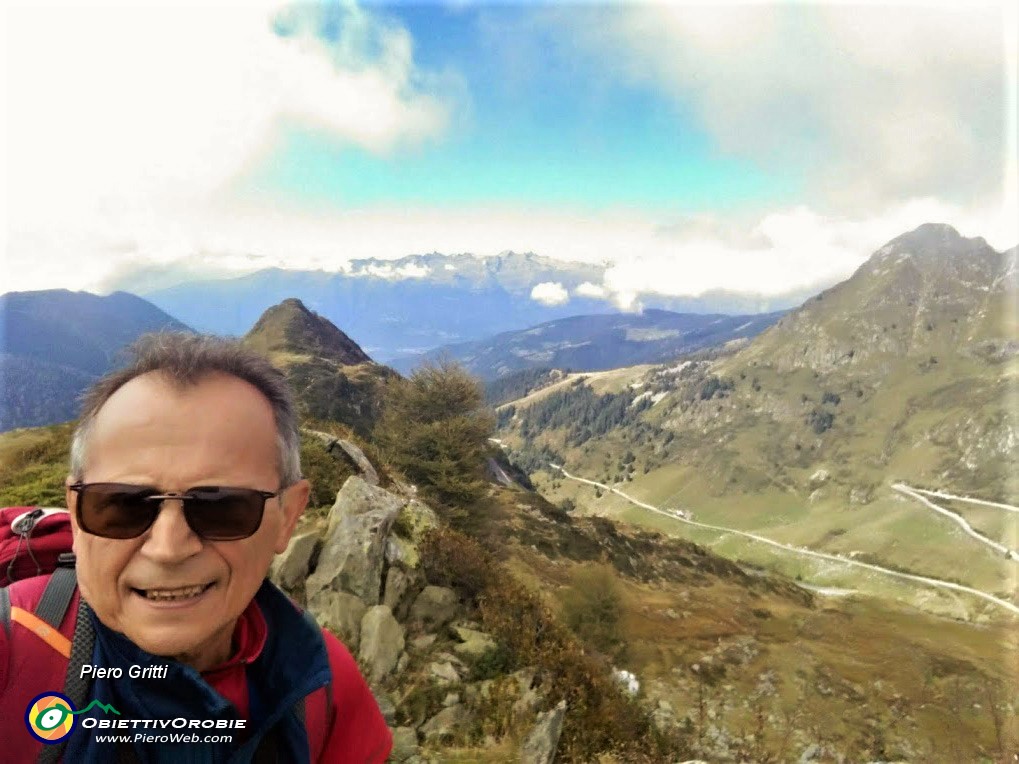 19 Bellissimo il panorama su Fioraro (a dx),  Valle del Bitto di Albaredo, Valtellina, Alpi Retiche.jpg